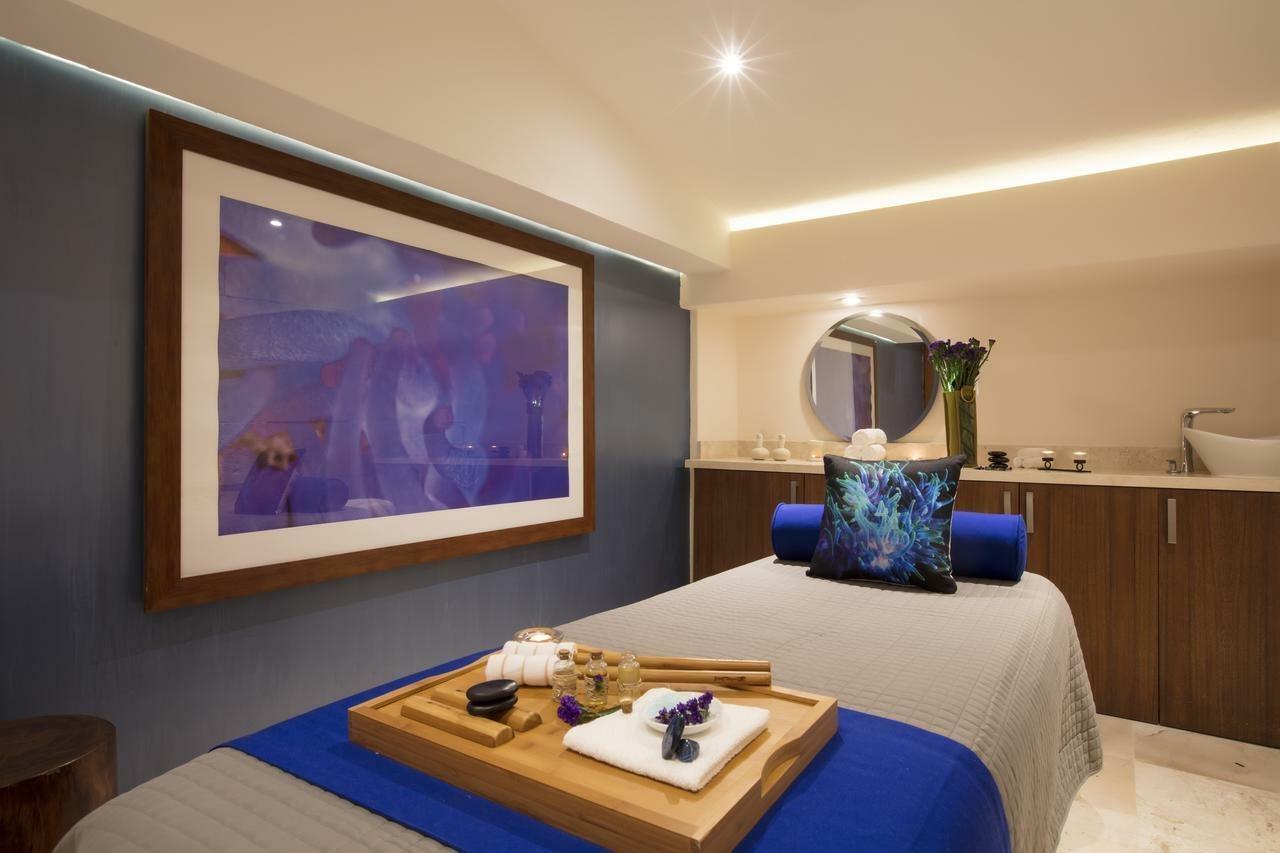 Crown Paradise Golden All Inclusive Resort - Adults Only Puerto Vallarta Exterior photo Spa at the Hilton London Heathrow