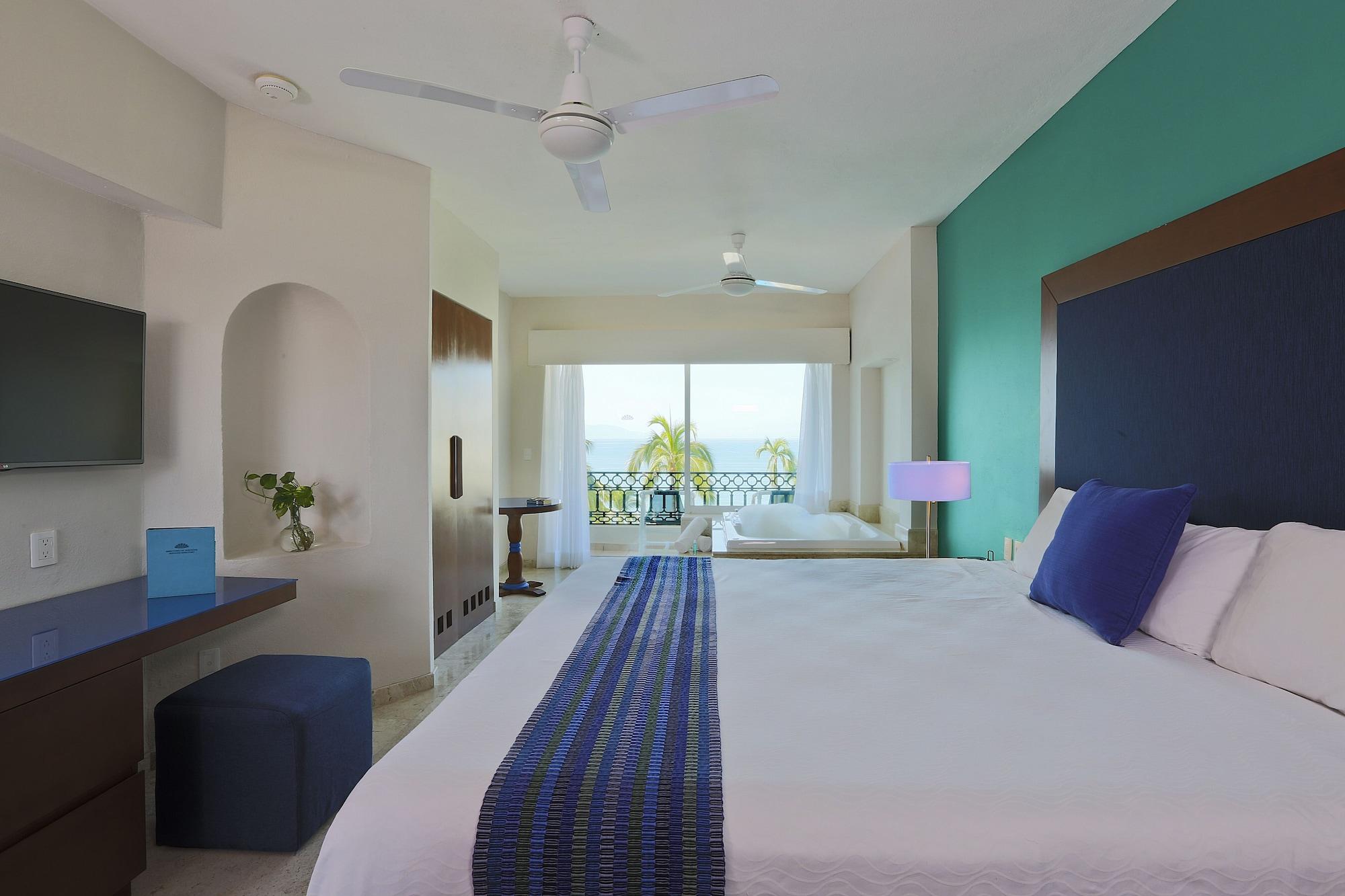 Crown Paradise Golden All Inclusive Resort - Adults Only Puerto Vallarta Exterior photo Junior Suite