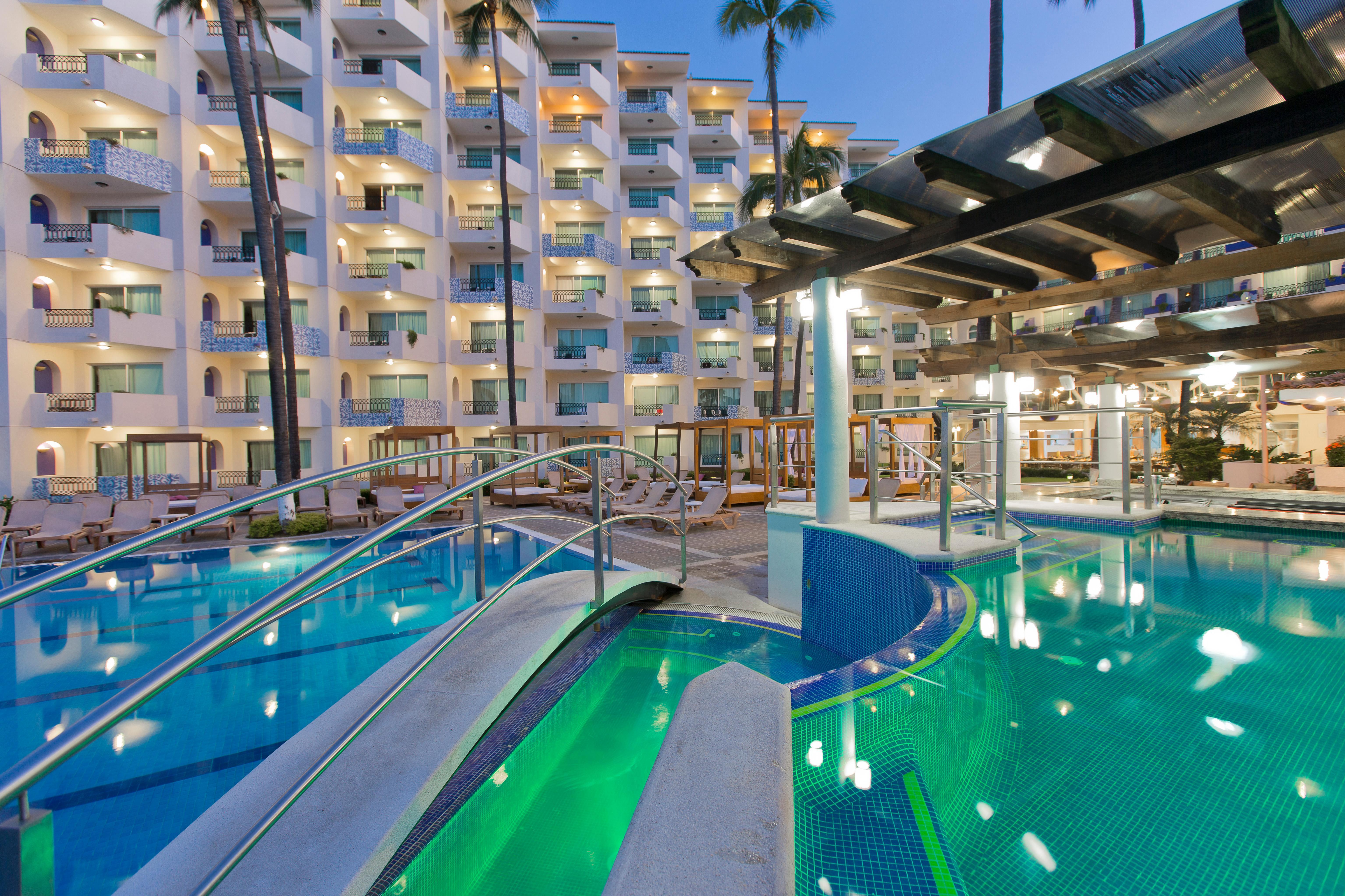 Crown Paradise Golden All Inclusive Resort - Adults Only Puerto Vallarta Exterior photo The hotel's swimming pool