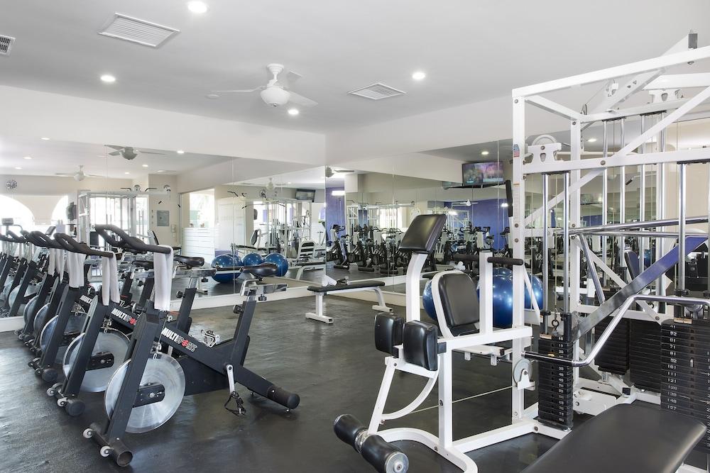 Crown Paradise Golden All Inclusive Resort - Adults Only Puerto Vallarta Exterior photo A typical gym