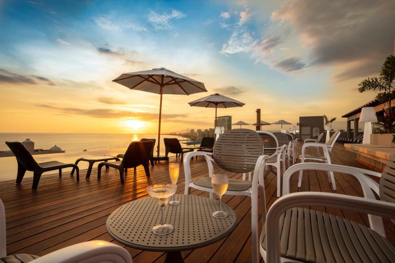 Crown Paradise Golden All Inclusive Resort - Adults Only Puerto Vallarta Exterior photo Sunset at the pool deck