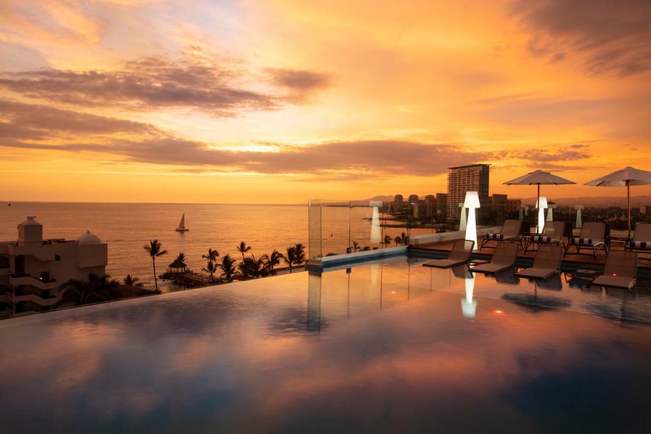 Crown Paradise Golden All Inclusive Resort - Adults Only Puerto Vallarta Exterior photo Sunset at the pool
